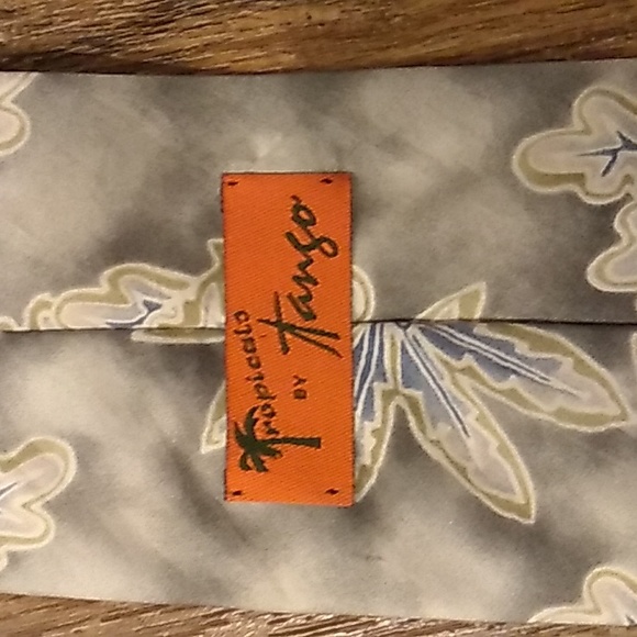 Tropicals by tango 55in necktie 100% Silk - Picture 3 of 3